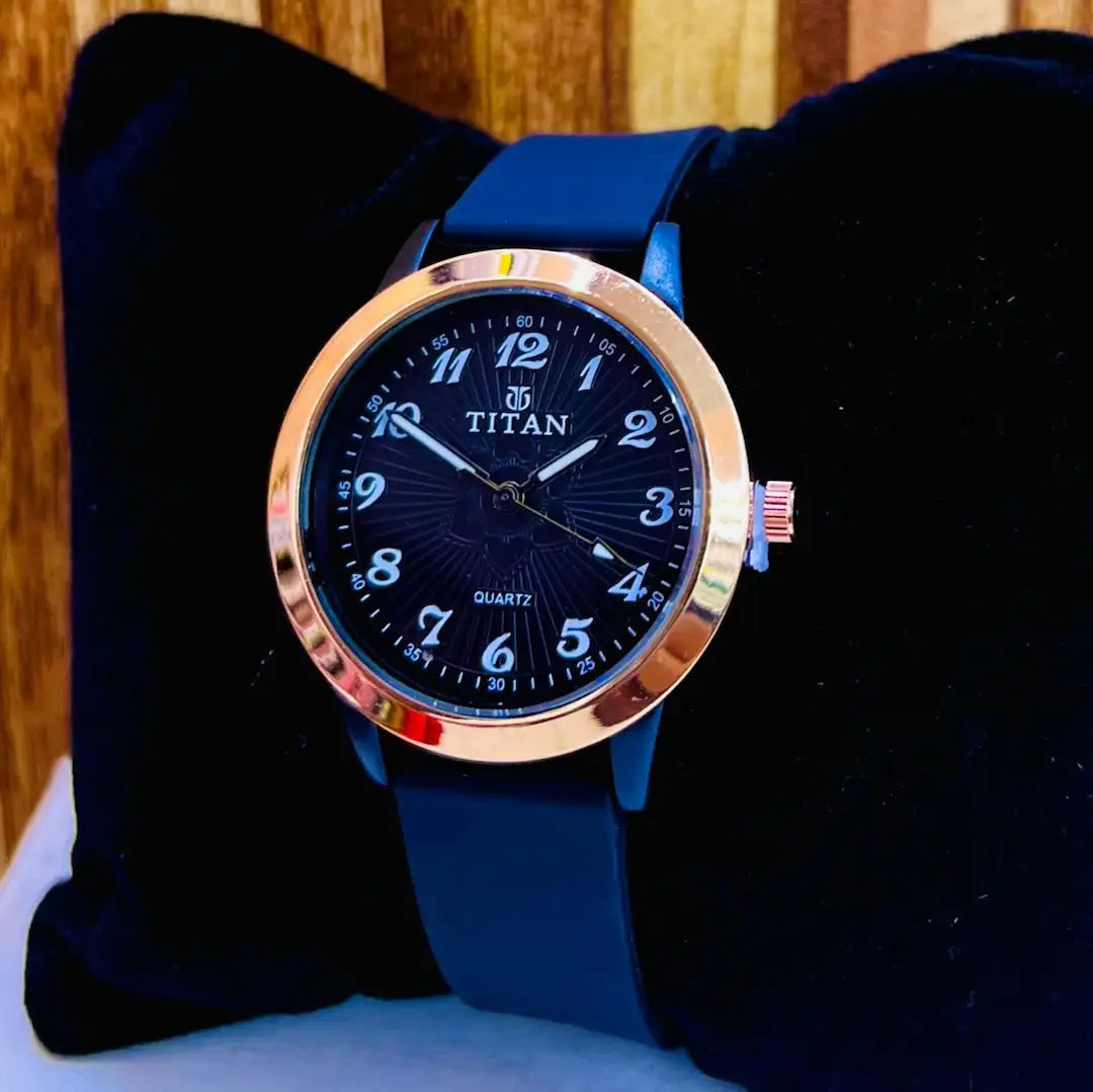 Ladies’ Everyday Fashion Quartz Watch – Rose Gold Bezel & Soft Strap