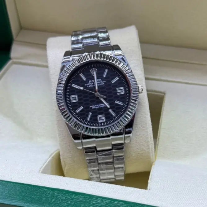 Luxury Classic Men’s Metal Watch – Fluted Bezel & Steel Bracelet